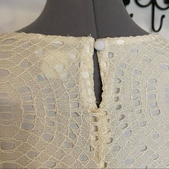 J. Crew creamy white fully lined lace top with button back at nape size 6 - Picture 5 of 6